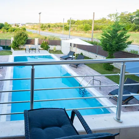 Olympus Echo فيلة سكوتينا